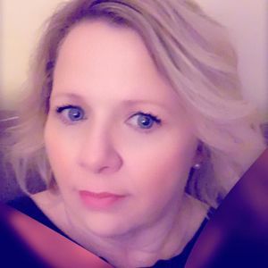 Meet your Posher, Leslie